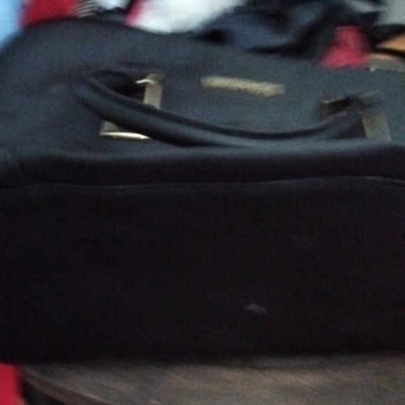 Kenneth Cole Reaction Black Shoulder Bag - Picture 3 of 7